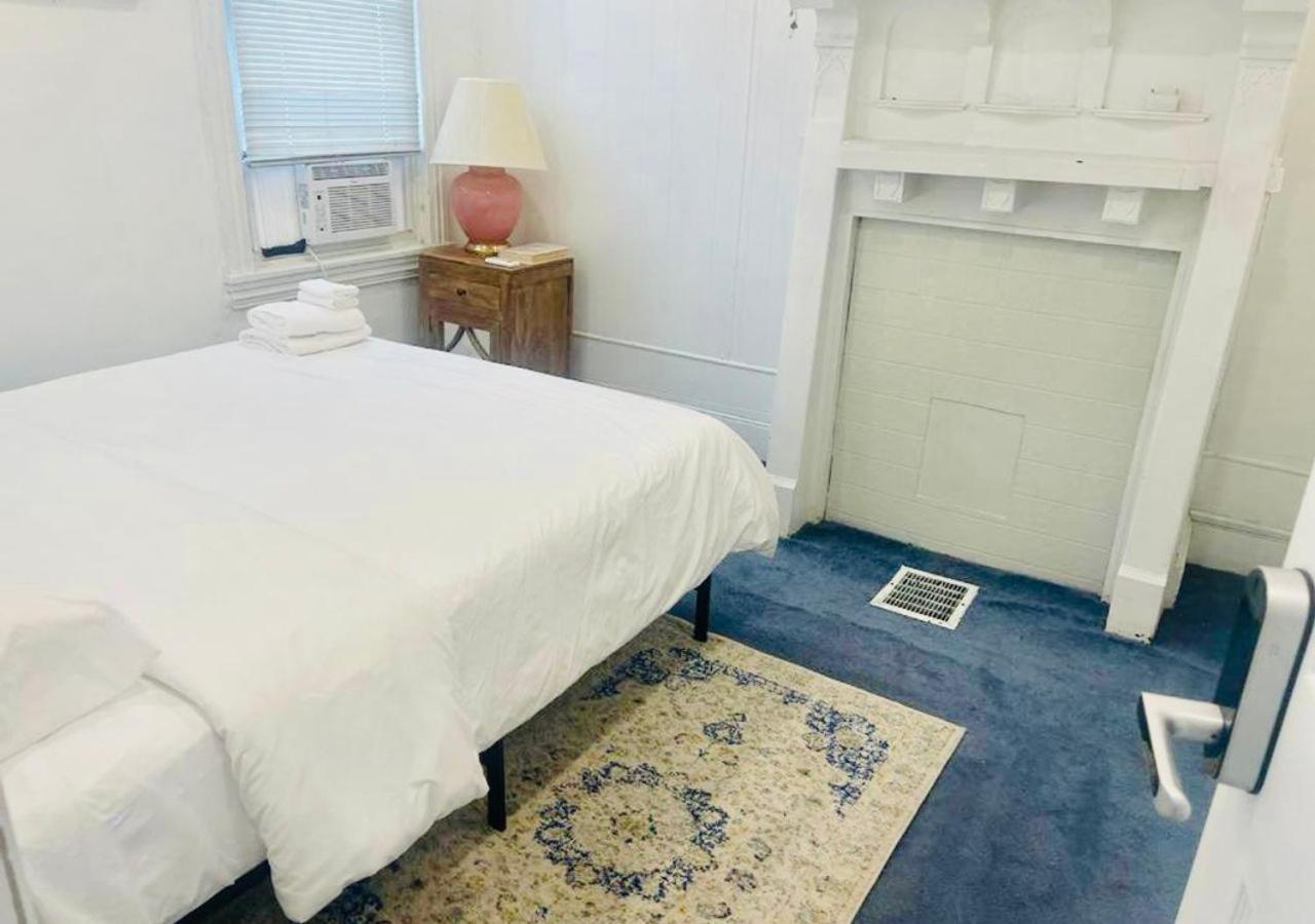 Oui On Ludlow - Entire House And Private Rooms In University City ฟิลาเดลเฟีย ภายนอก รูปภาพ